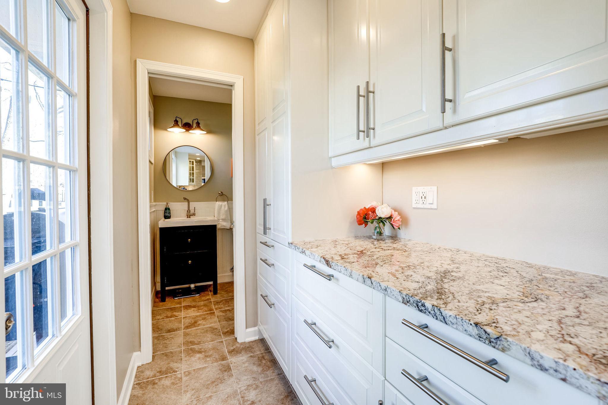 6917 Vancouver Road Springfield, VA 22152 - Photo 16 of 42 BUTLER’S PANTRY