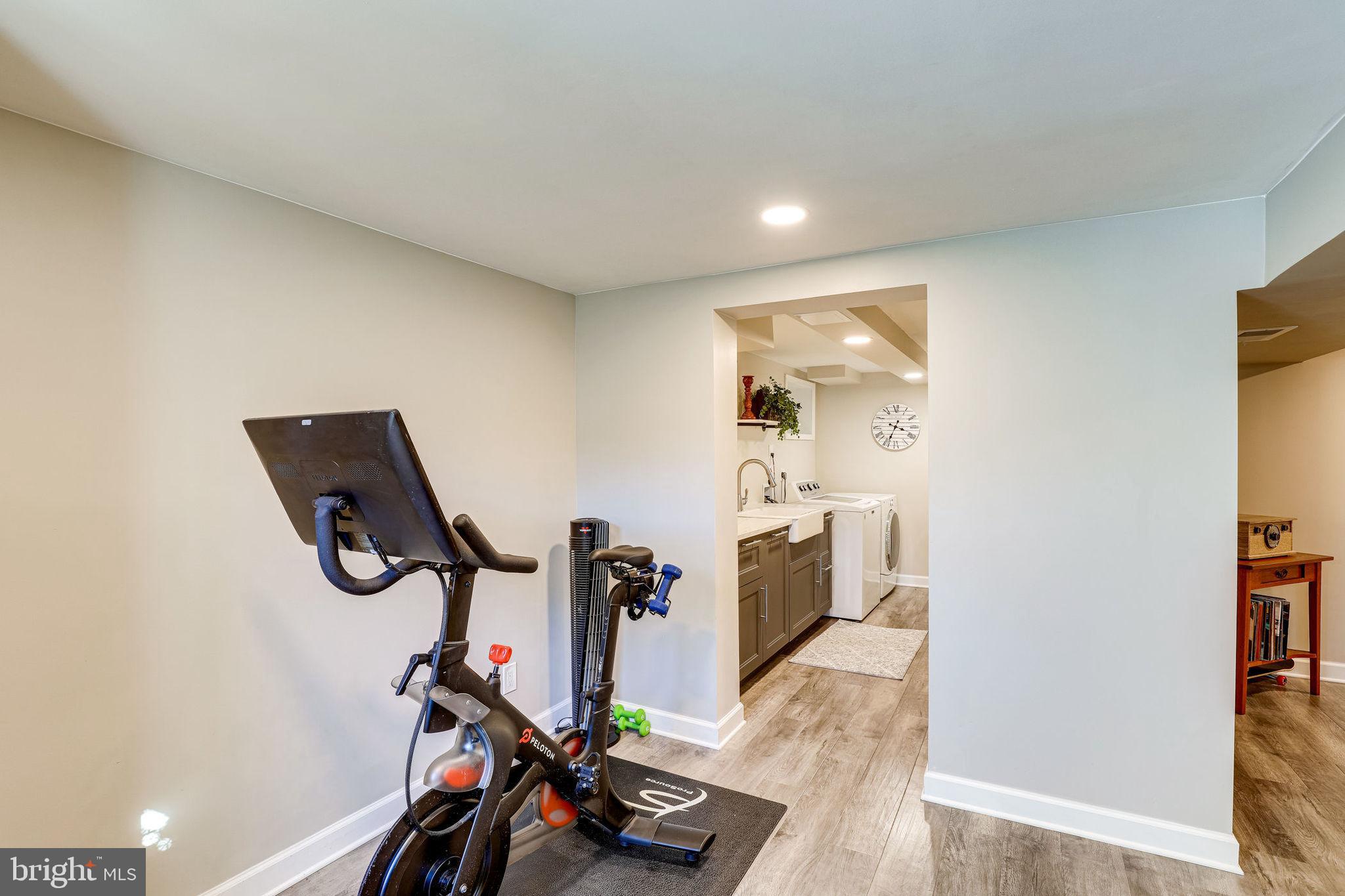 6917 Vancouver Road Springfield, VA 22152 - Photo 23 of 42 FAMILY ROOM