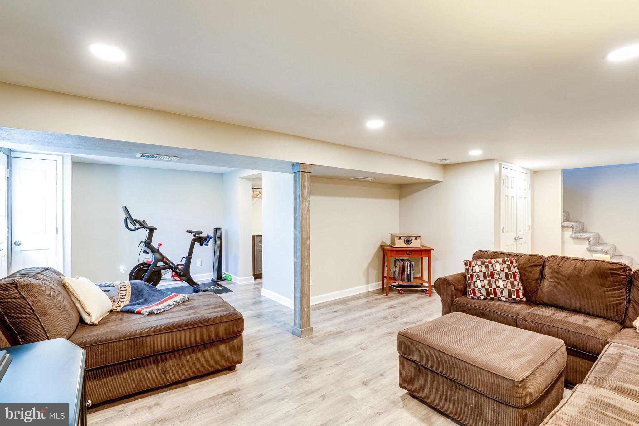 6917 Vancouver Road Springfield, VA 22152 - Photo 26 of 42 FAMILY ROOM