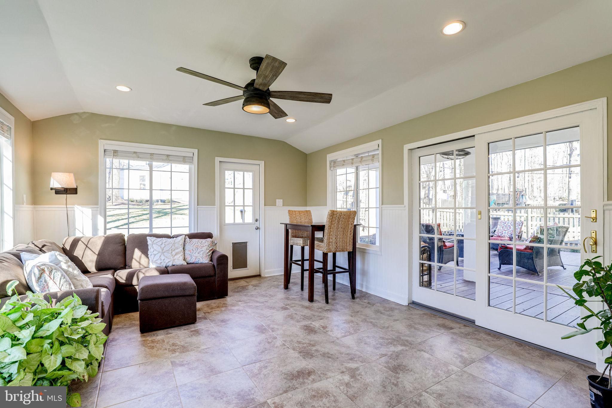 6917 Vancouver Road Springfield, VA 22152 - Photo 7 of 42 SUNROOM