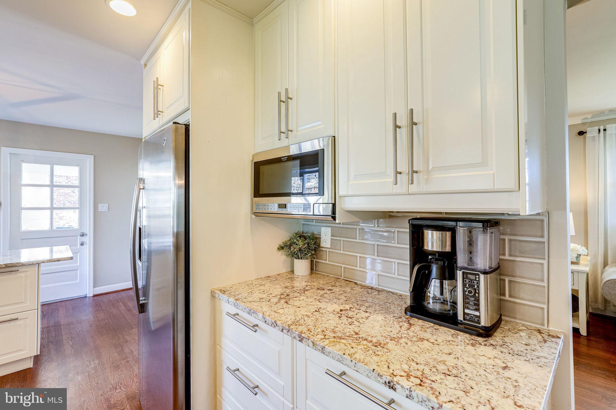 6917 Vancouver Road Springfield, VA 22152 - Photo 9 of 42 KITCHEN