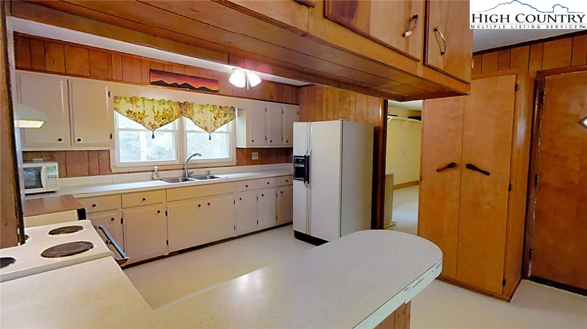 251 Lynn Hill Road Boone, NC 28607 - Photo 6 of 25 Gallery Image 6