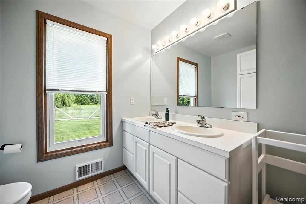 704 Miller Road Memphis, MI 48041 - Photo 19 of 43