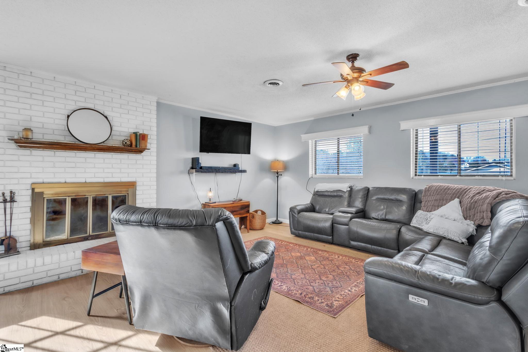 139 Louise Drive Pendleton, SC 29670 - Photo 2 of 26
