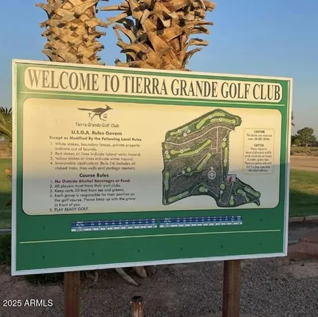 a view of a livingroom with entryway