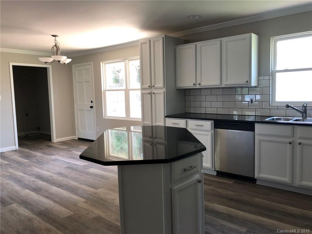 11180 Sudbury Road, Unit 38 Davidson, NC 28036 - Photo 4 of 32 Gallery Image 4