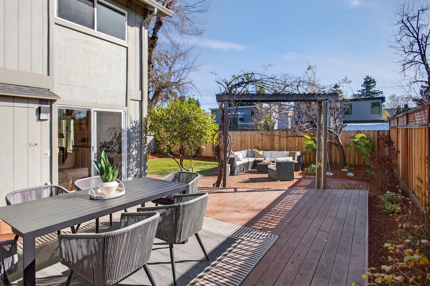 83 Devonshire Avenue, Unit 7 Mountain View, CA 94043 - Photo 1 of 20