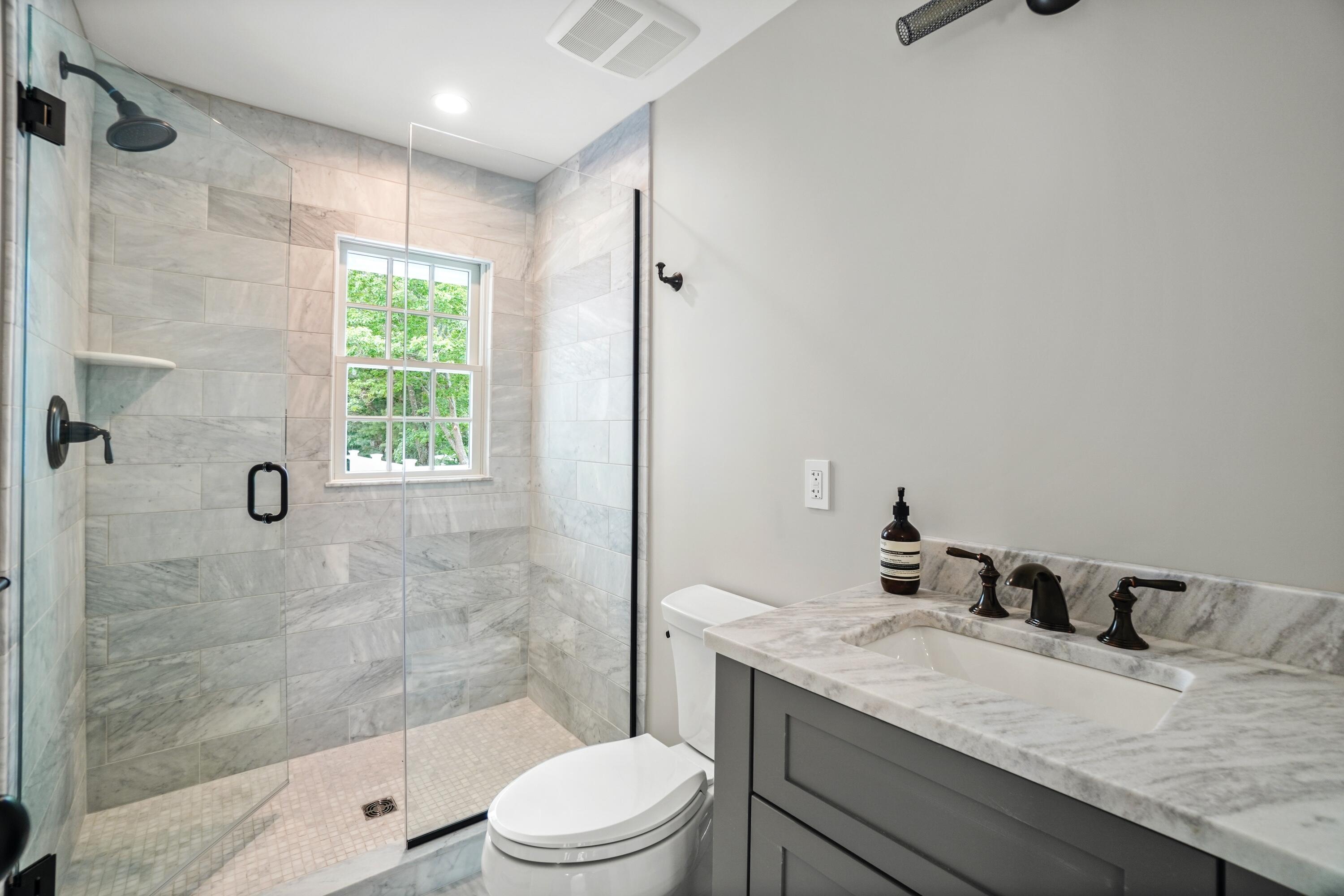 15 Langsford Road, Unit 1 Kennebunkport, ME 04046 - Photo 8 of 10 The Langsford-01-bathroom