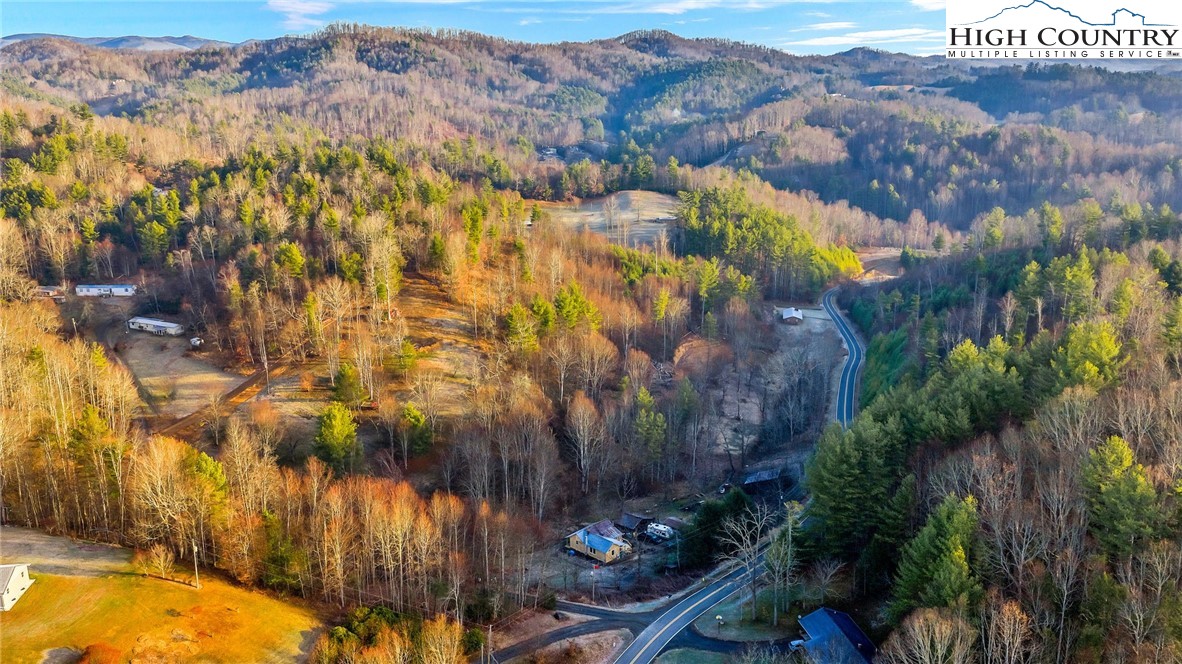 325 Sawyers Road Warrensville, NC 28693 - Photo 12 of 36