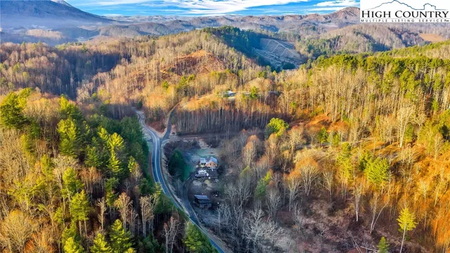 $369,900 | 325 Sawyers Road, Warrensville, NC 28693