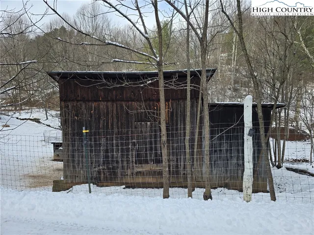 $369,900 | 325 Sawyers Road, Warrensville, NC 28693