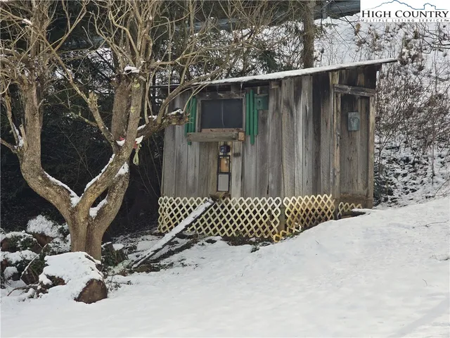 $369,900 | 325 Sawyers Road, Warrensville, NC 28693