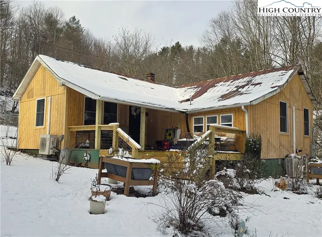 $369,900 | 325 Sawyers Road, Warrensville, NC 28693