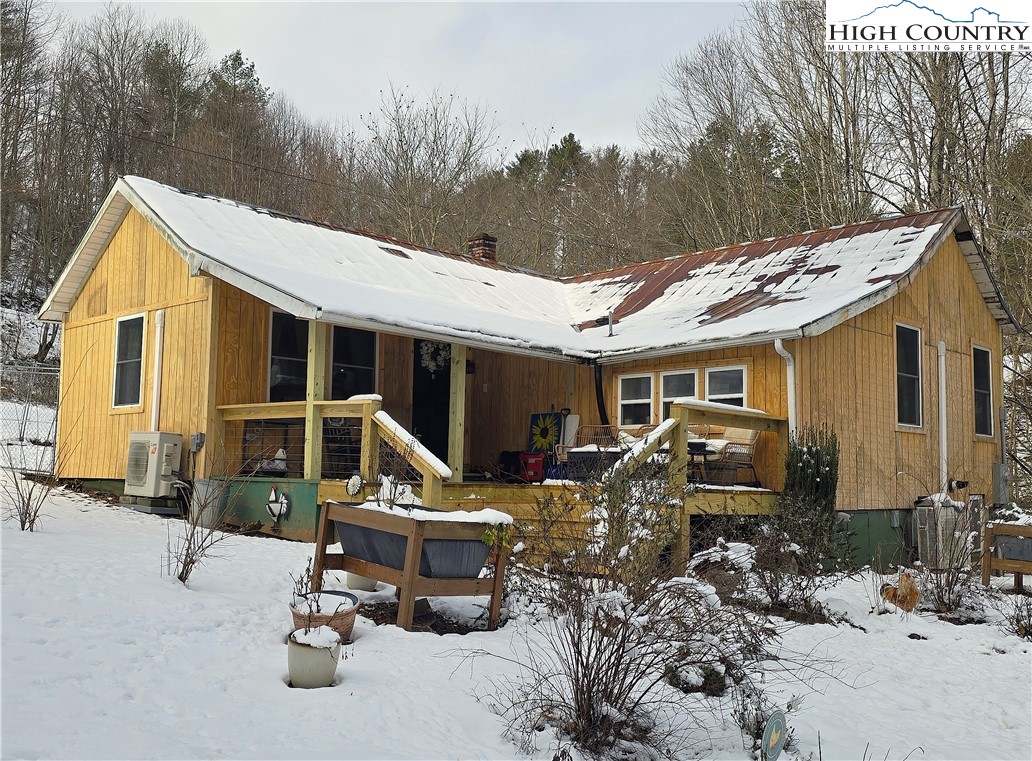 325 Sawyers Road Warrensville, NC 28693 - Photo 3 of 36