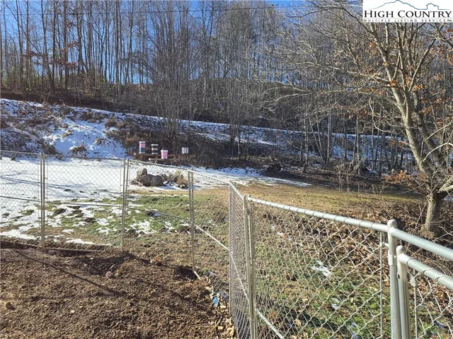 $369,900 | 325 Sawyers Road, Warrensville, NC 28693