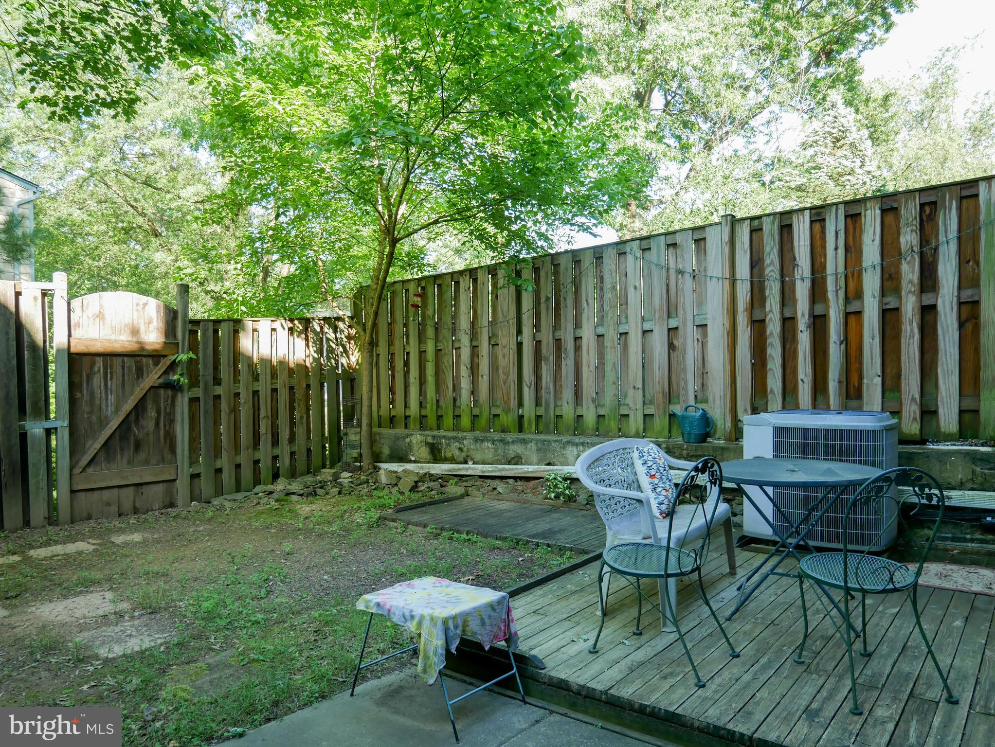 83 Oak Shade Road Gaithersburg, MD 20878 - Photo 22 of 22 Fenced in Yard
