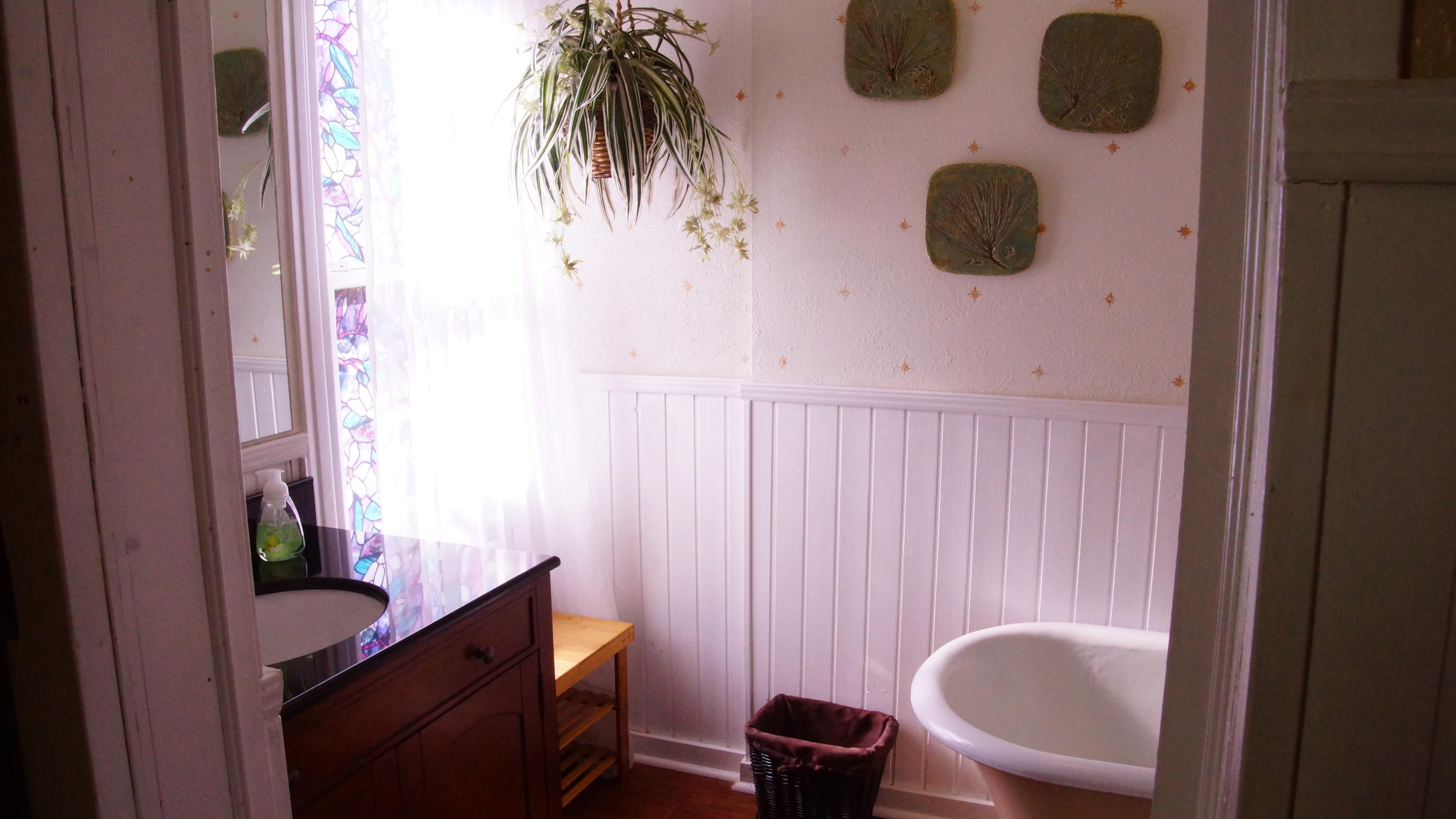 139 Southwest 9th Street Redmond, OR 97756 - Photo 9 of 16 Bath downstairs
