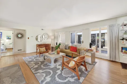 $1,395,000 | 10 Donna Maria Way, Orinda, CA 94563