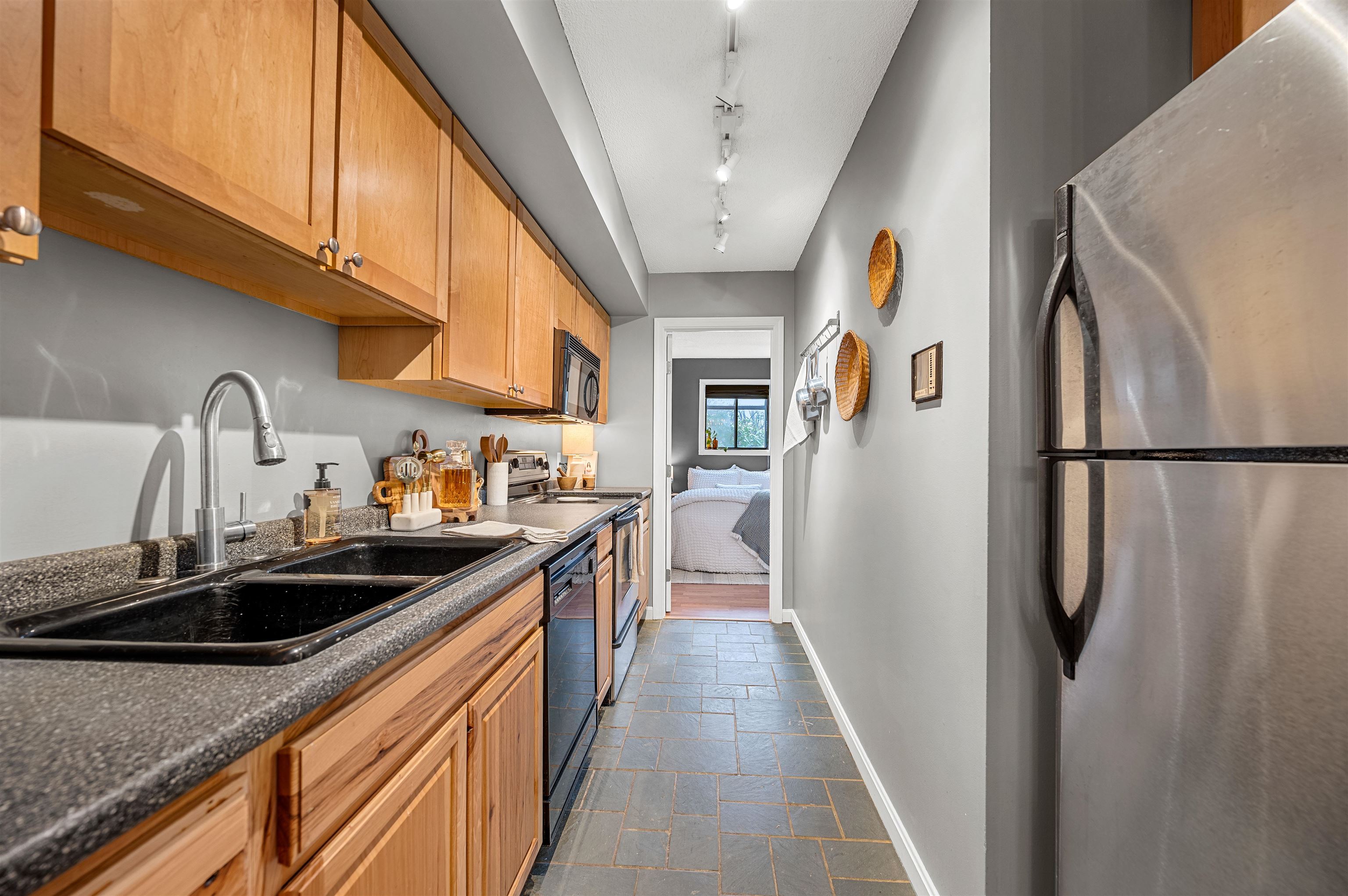 415 Locust Hill Road Shelburne, VT 05482 - Photo 16 of 38 Gallery Image 16