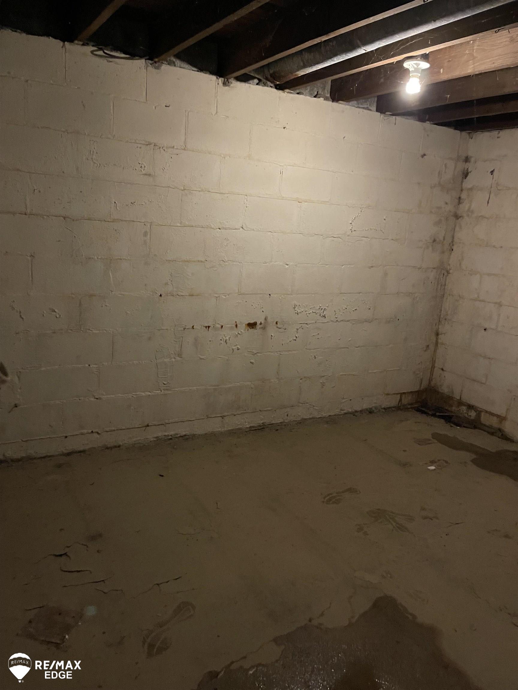 4124 Flushing Road Flint, MI 48504 - Photo 18 of 23 50136175-2f998e57-1d0c-4a72-919d-05023ed430ed.JPG