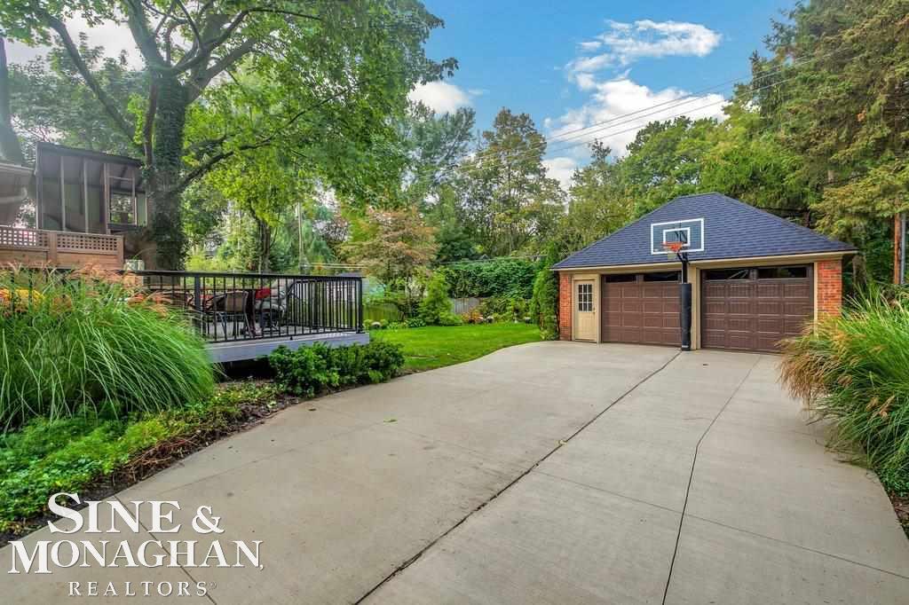 413 Lincoln Road Grosse Pointe, MI 48230 - Photo 35 of 43 50057673-34.JPG
