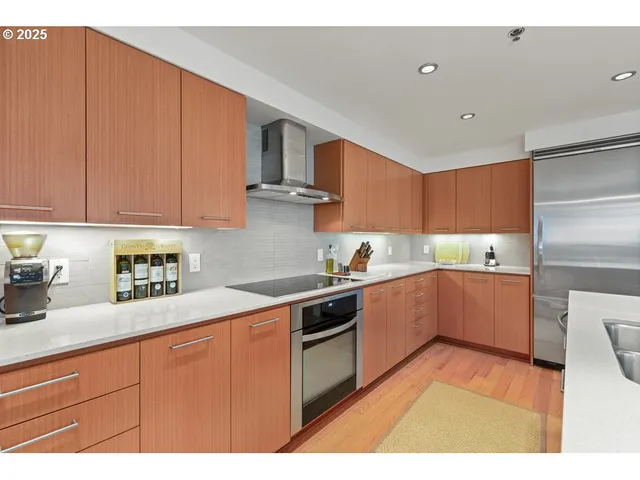 $995,000 | 1260 Northwest Naito Parkway, Unit 801B, Portland, OR 97209