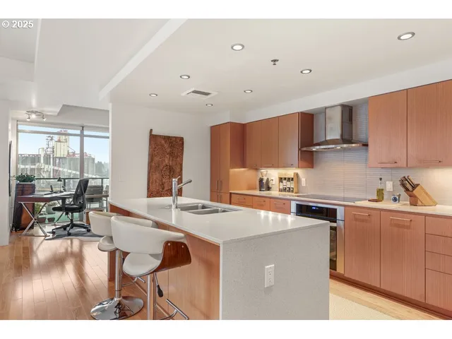 $995,000 | 1260 Northwest Naito Parkway, Unit 801B, Portland, OR 97209