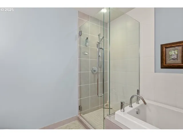 $995,000 | 1260 Northwest Naito Parkway, Unit 801B, Portland, OR 97209