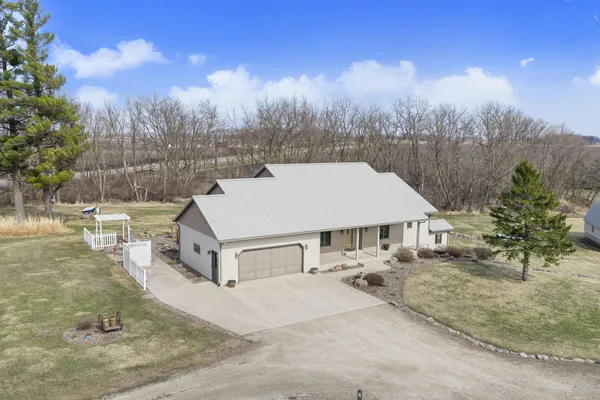 $589,000 | 15325 Southwest 22nd Avenue, Ellendale, MN 56026