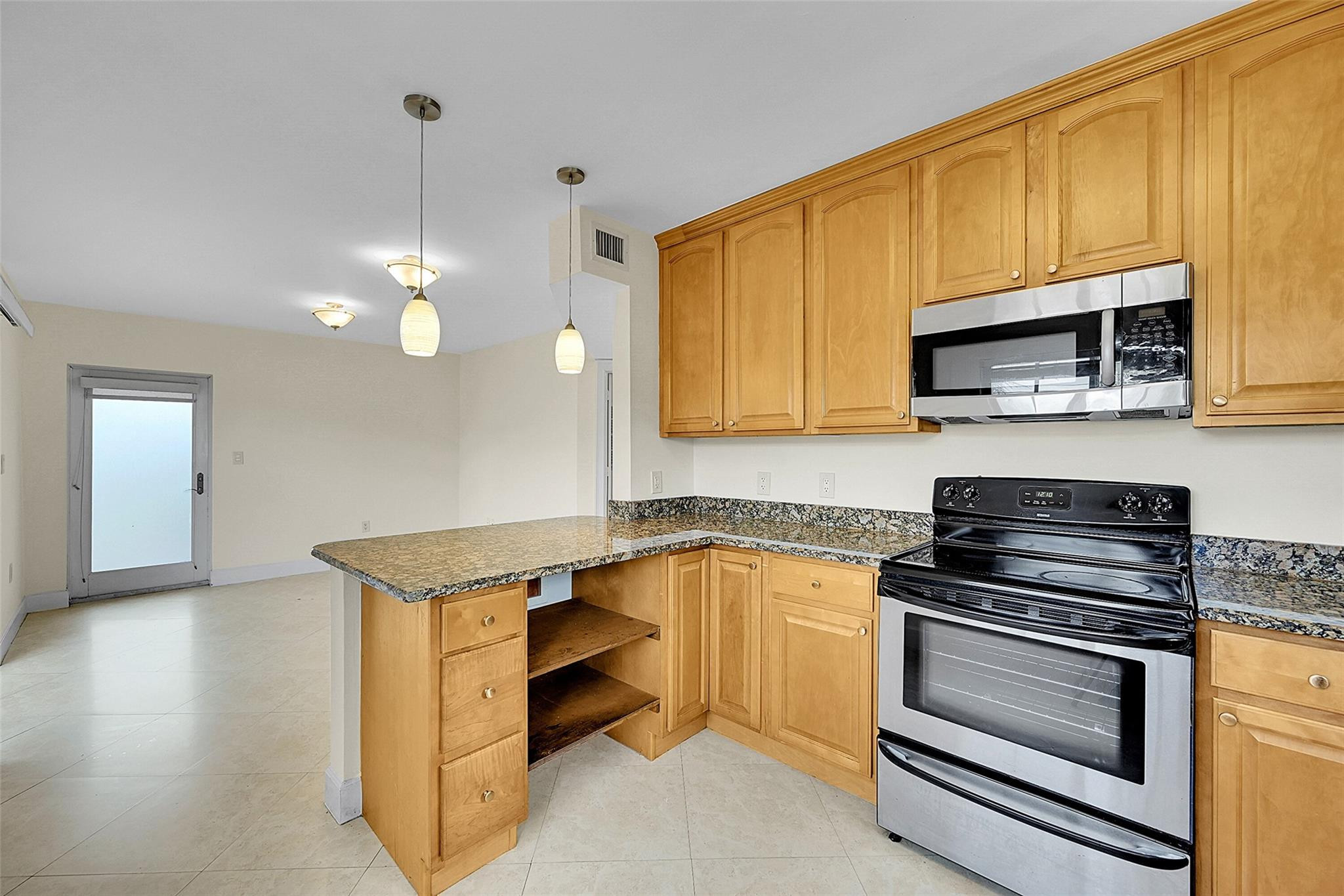 410 Southwest 15th Street, Unit 106 Pompano Beach, FL 33060 - Photo 1 of 18 Photo 1