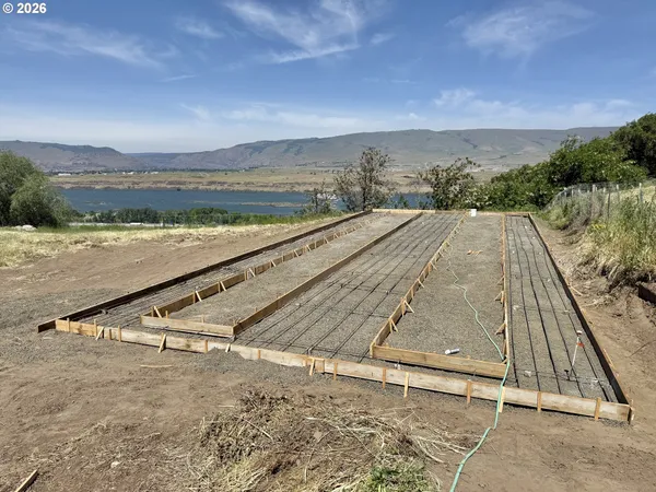 $429,900 | 2743 East 9th Street, The Dalles, OR 97058