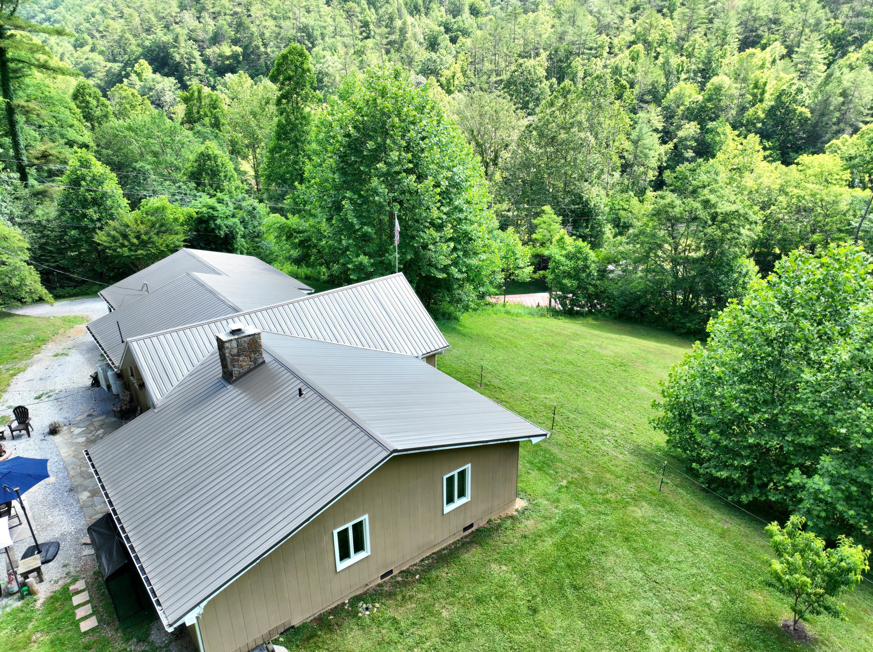 300 Nolan Ridge Road Erwin, TN 37650 - Photo 36 of 40 Photoleap_13_06_2023_21_48_06_bxOic