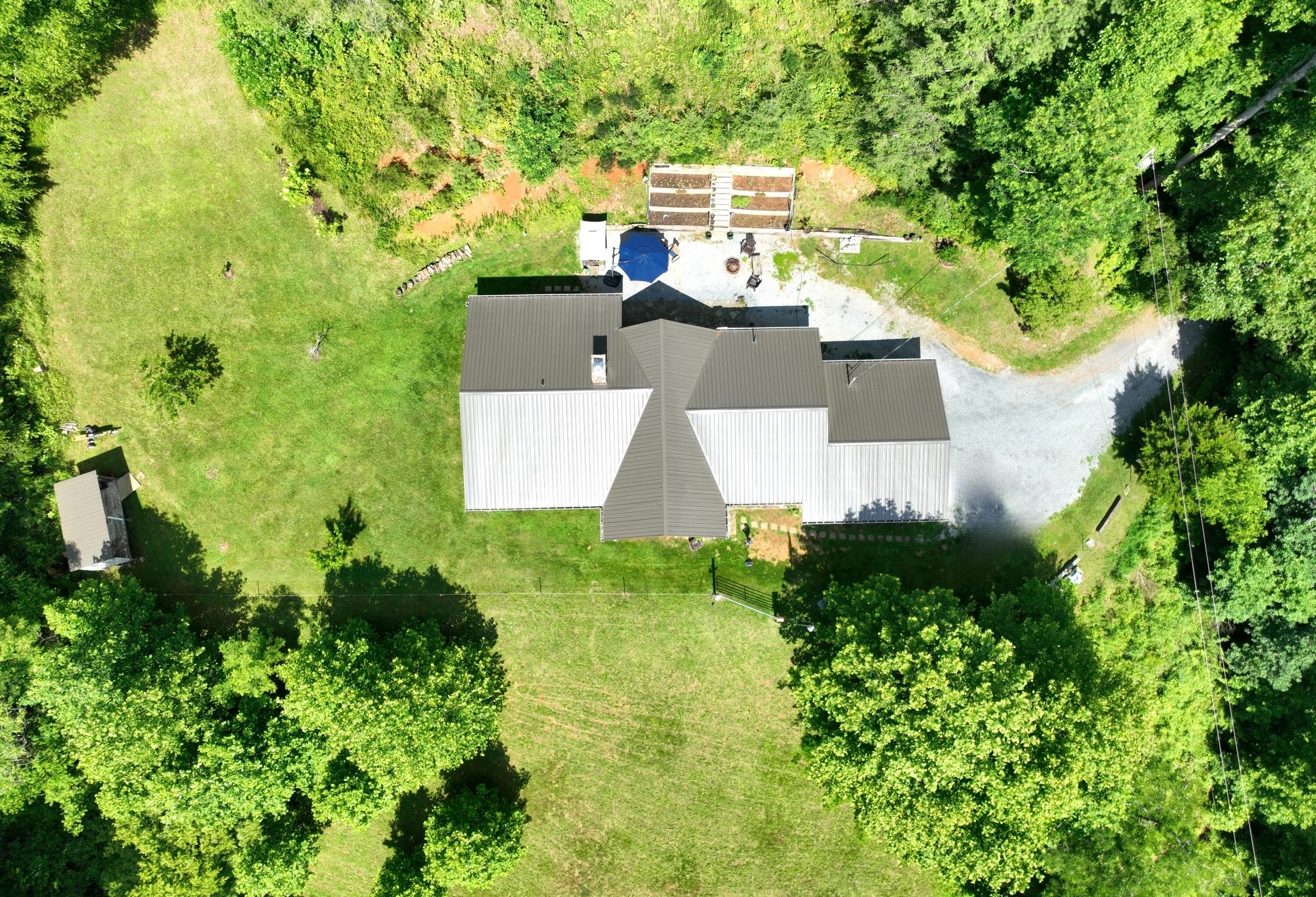 300 Nolan Ridge Road Erwin, TN 37650 - Photo 39 of 40 Photoleap_14_06_2023_09_38_48_f8Pk4
