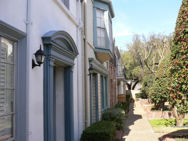 $1,700 | 9820 Park Ln Place, Dallas, TX 75220