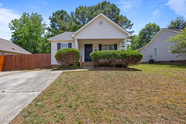 $299,900 | 2889 Bennington Drive, Clayton, NC 27520
