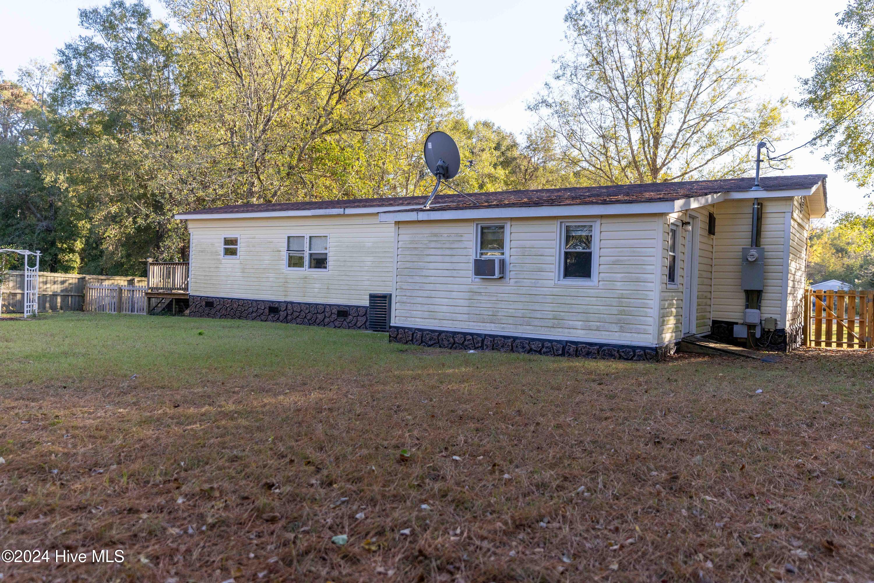 111 Boyle Drive Hampstead, NC 28443 - Photo 20 of 23 Back of house