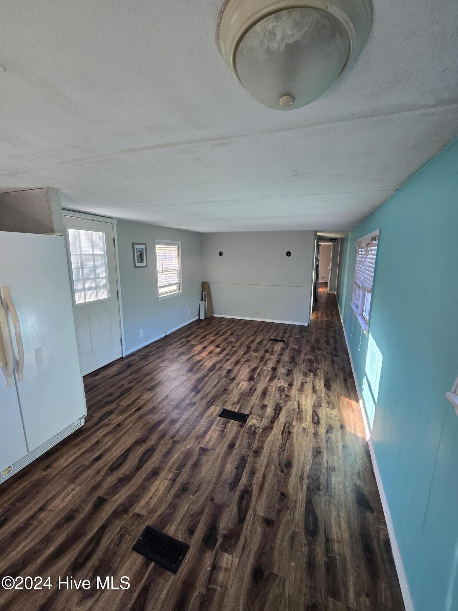 111 Boyle Drive Hampstead, NC 28443 - Photo 5 of 23 Living room