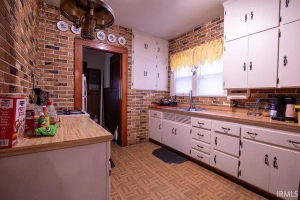 $129,900 | 310 West Linden Avenue, Logansport, IN 46947