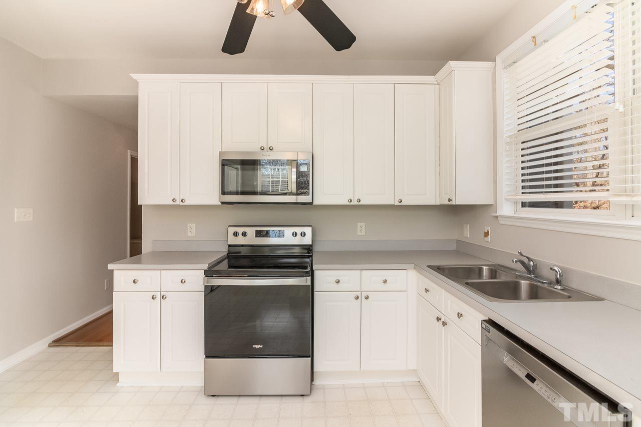 11030 Louson Place Raleigh, NC 27614 - Photo 9 of 30 Gallery Image 9