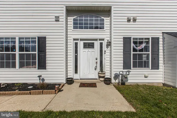 $325,000 | 422 Worchester Drive, Dover, DE 19904