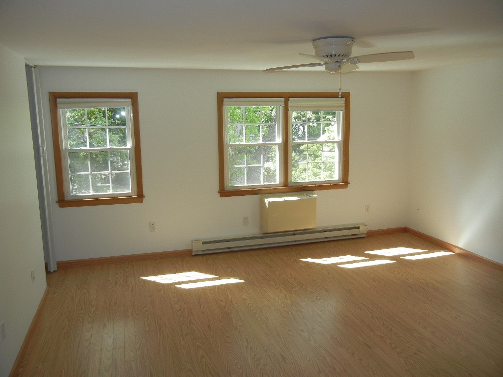 159 Round Hill Road, Unit 159 Northampton, MA 01060 - Photo 4 of 6 Gallery Image 4