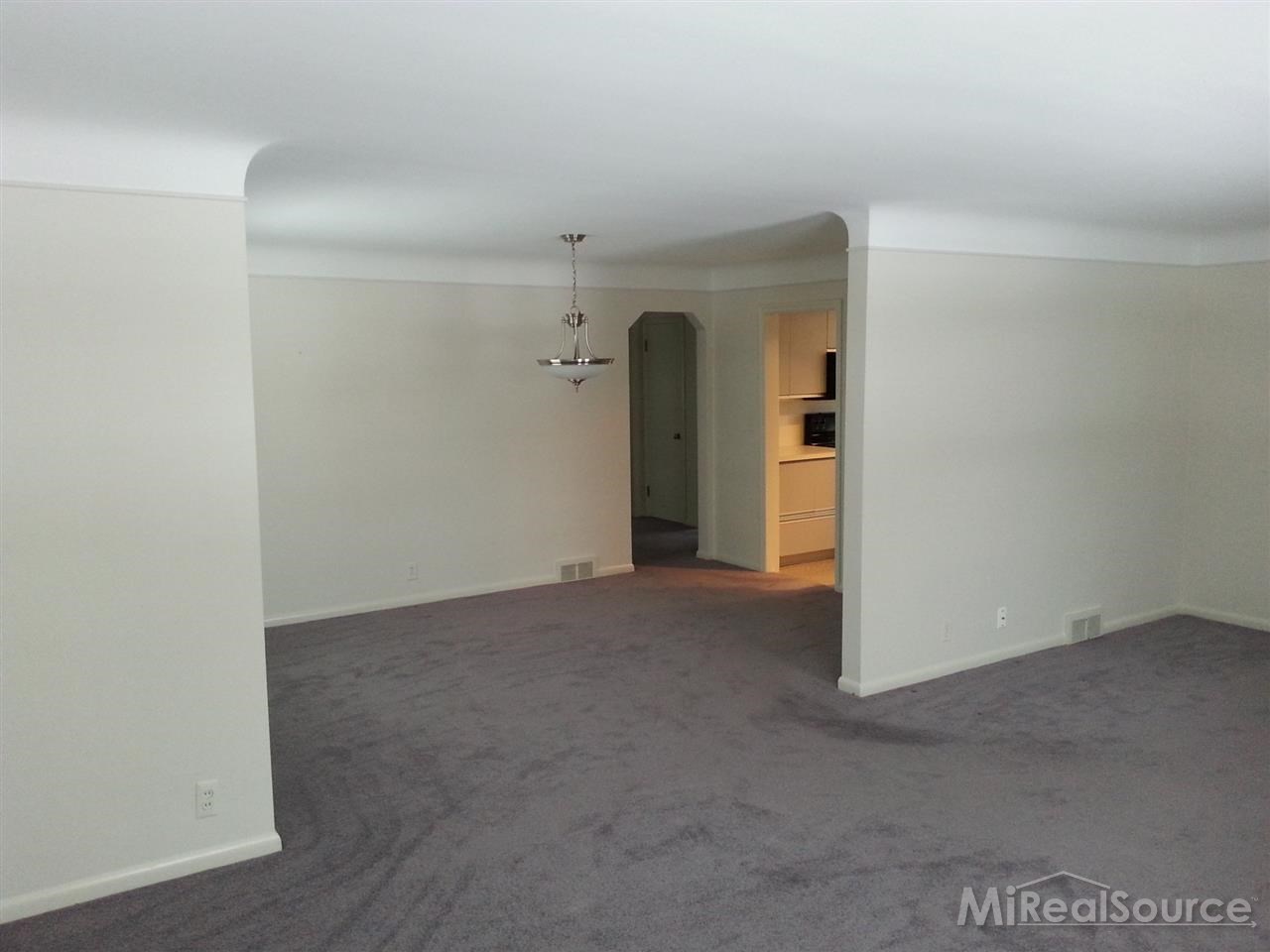 847 Harcourt Road Grosse Pointe, MI 48230 - Photo 7 of 15 31228352-6.JPG