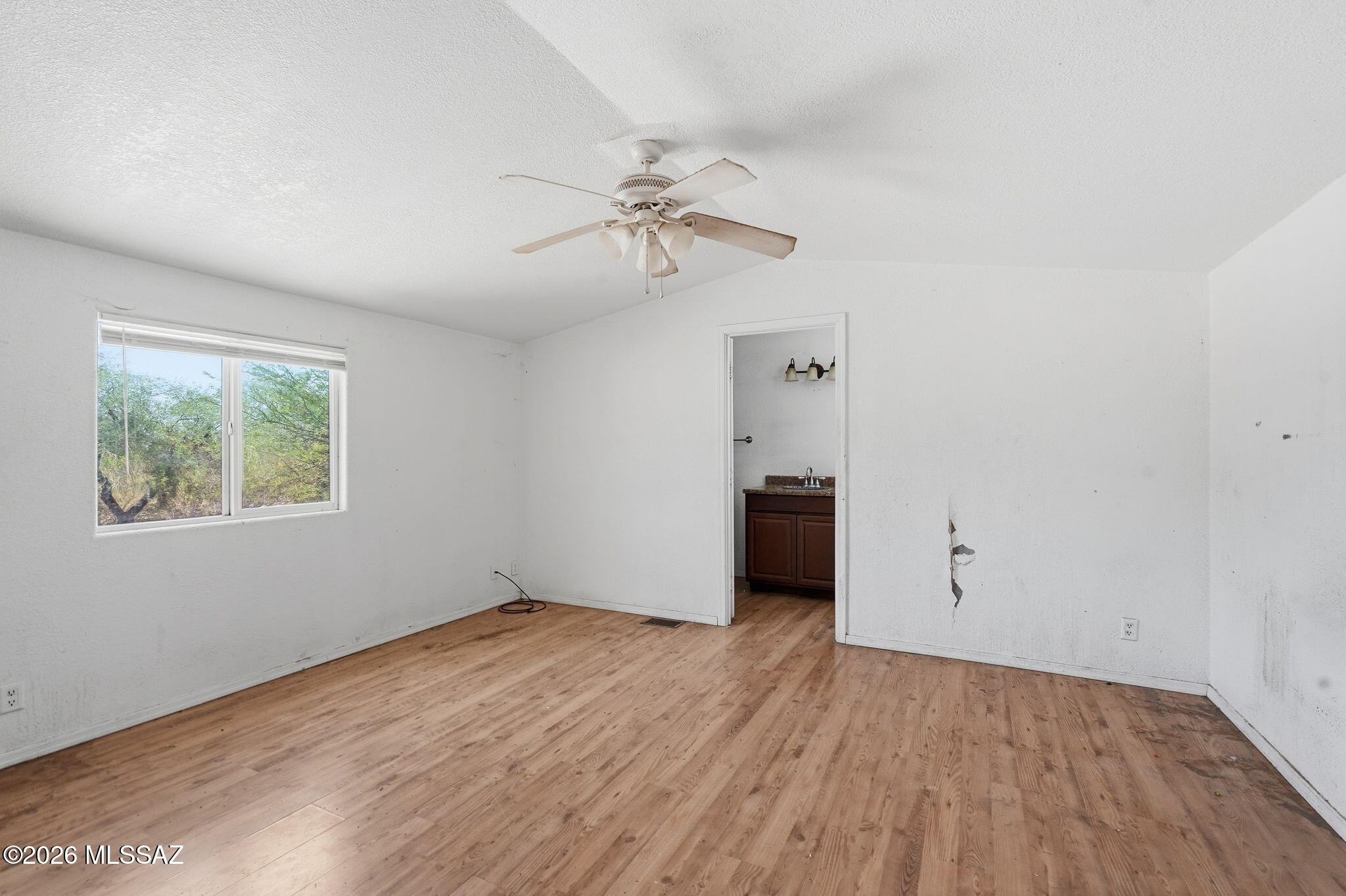6811 North Guthrie Road Tucson, AZ 85743 - Photo 14 of 35 014_ListerPros