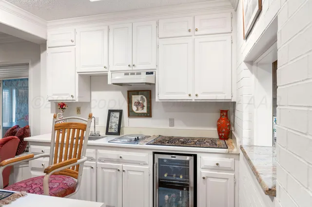 $460,000 | 2343 North Chestnut Drive, Pampa, TX 79065