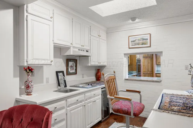 $460,000 | 2343 North Chestnut Drive, Pampa, TX 79065