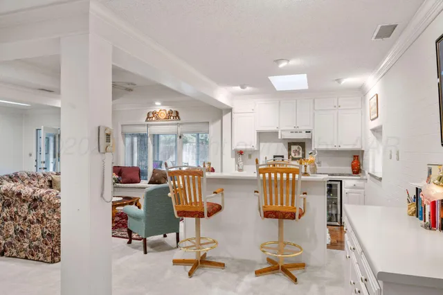 $460,000 | 2343 North Chestnut Drive, Pampa, TX 79065