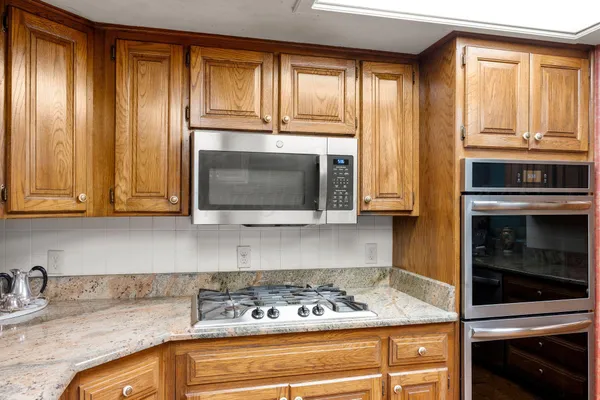 $460,000 | 2343 North Chestnut Drive, Pampa, TX 79065