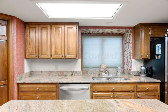 $460,000 | 2343 North Chestnut Drive, Pampa, TX 79065