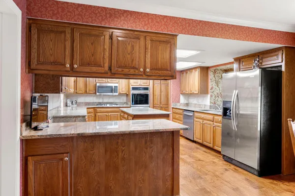 $460,000 | 2343 North Chestnut Drive, Pampa, TX 79065