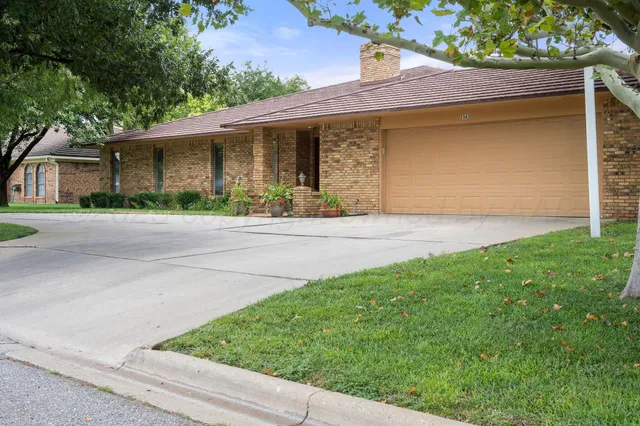 $460,000 | 2343 North Chestnut Drive, Pampa, TX 79065